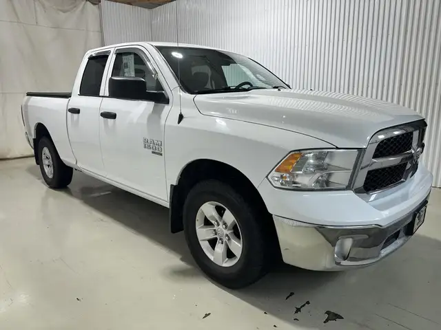 RAM 1500 Classic SXT Quad Cab 4x4 caisse de 6 pi 4 po 2019 à ven