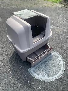 large deluxe litter box
