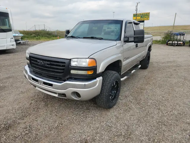 2005 GMC Sierra 2500HD