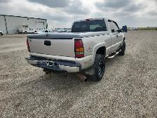 2005 GMC Sierra 2500HD - Photo 4