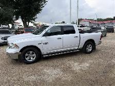 2017 RAM 1500 SLT Crew Cab SWB 4WD - Photo 3