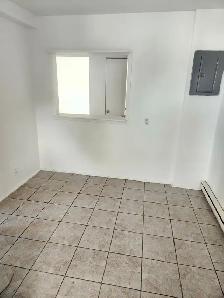 Grand 4 ½ rénové au 2e étage – près de toutes les commodités - Photo 6
