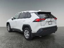 2025 Toyota RAV4 LE - Photo 4