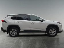2025 Toyota RAV4 LE - Photo 8