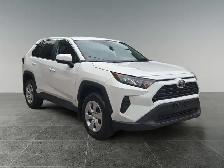 2025 Toyota RAV4 LE - Photo 9