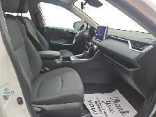 2025 Toyota RAV4 LE - Photo 13