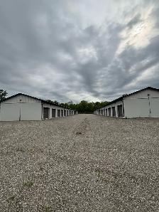 Storage units for rent - Photo 6