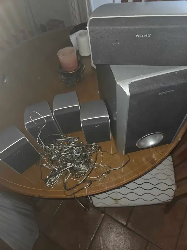 cinéma maison Sony speaker et subwoofer