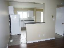 Renovated 3-Bedroom, 3-Bathroom Townhome in St. Catharines- - Photo 2