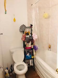 A bedroom for rent @ Warden/Finch - Photo 2