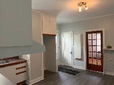 Superbe très grand 5 1/2, rez de chaussé, St-Sauveur, libre - Photo 3
