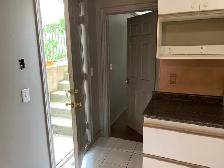 2 Bedroom Lower Unit All Inclusive w/ AC, laundry,1 parking spot - Photo 4