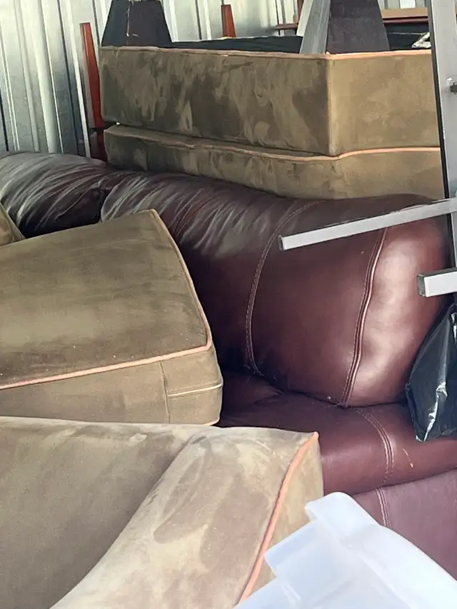 Entire contents of storage unit