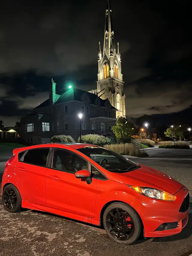 Ford Fiesta ST 2014 – Molten Orange – 6500 $ négociable