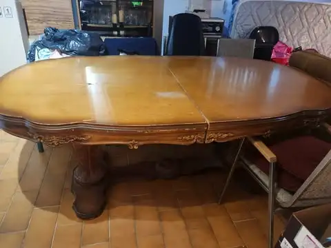 ANTIQUE 1 TABLE ET 3 COMMODES 1 MIRROIR 2 CHEVETS BON ETAT NEG.