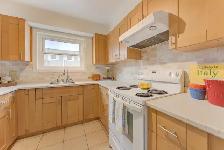 Listing Alert !  3-bedroom, 2-bathroom Townhome For Sale - Photo 3