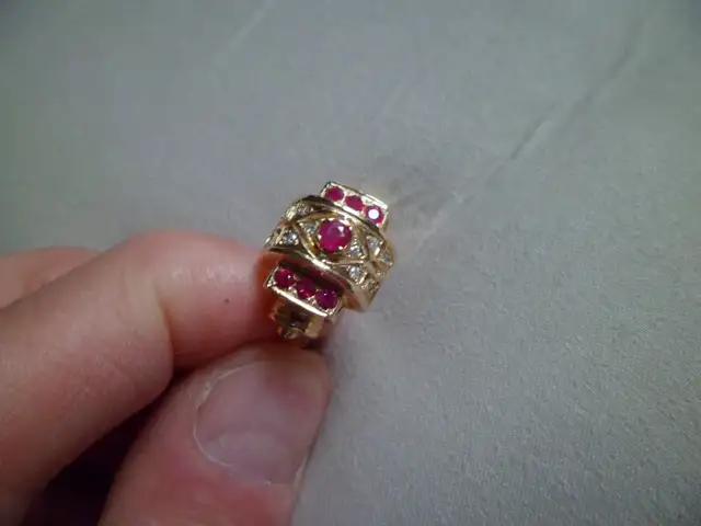 14 kt yellow gold Ruby and diamond ring