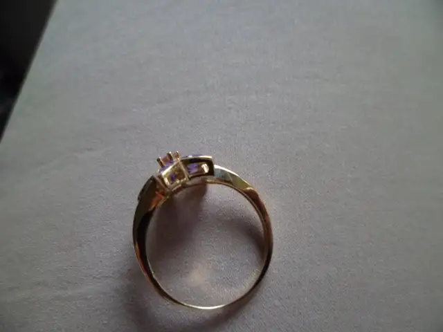 10kt yellow gold purple sapphire and diamond ring