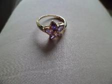 10kt yellow gold purple sapphire and diamond ring - Photo 3