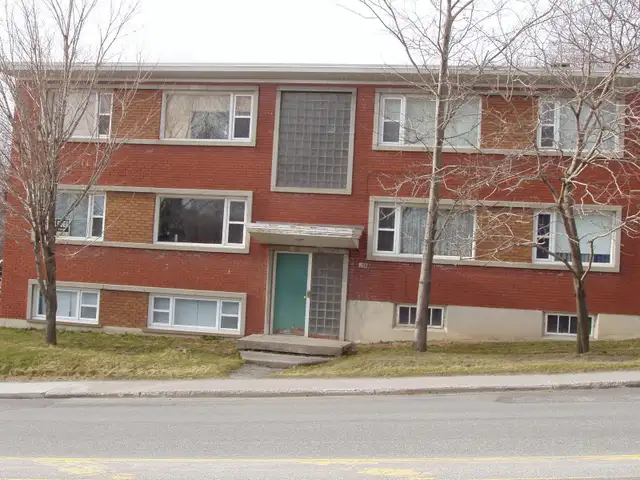 4½  rue Galt Est