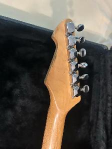 GUITAR & HARD TRANSPORT CASE - Photo 3
