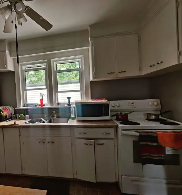 CENTRAL LOCATION - CARTIER AVENUE