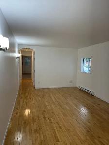 Logement 5 1/2, renové au 1ier étage d'un triplex a Granby - Photo 4