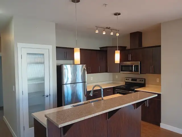 $1,800 / 2 Bedroom/1.5 Bathroom Suite Available - Sept 1st