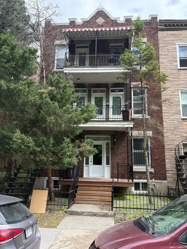 Rare PLATEAU MONT ROYAL …4 Bedroom…2 Bathrooms