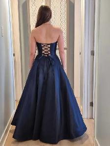 couturière en altérations - Photo 2