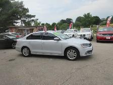 2017 Volkswagen Jetta Sedan Wolfsburg Edition - Photo 5