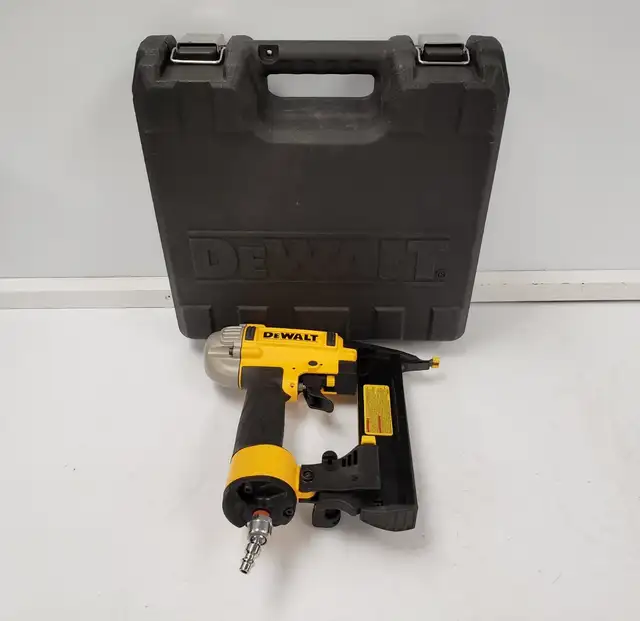(B752) Dewalt DWFP1838 Stapler