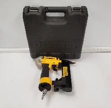 (B752) Dewalt DWFP1838 Stapler