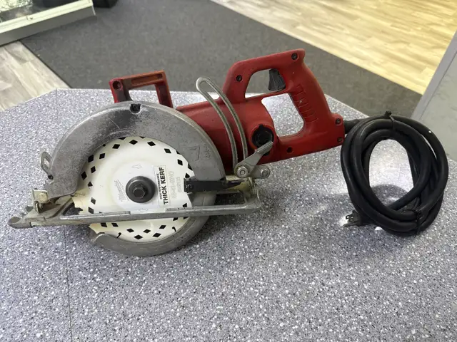Milwaukee 6477 Worm Drive Circular Saw