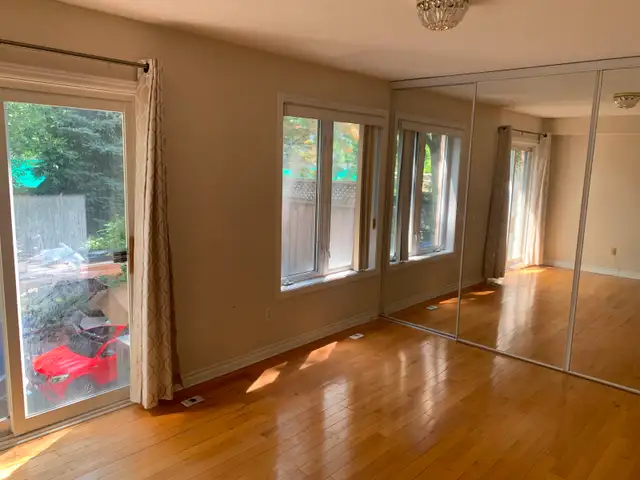 Female-Only Private Room for Rent – Leaside, East York | $1,000