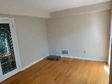 Female-Only Private Room for Rent – Leaside, East York | $1,000 - Photo 3