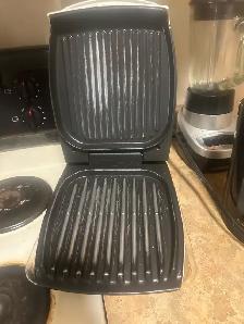 mini fridge  and air conditioner fans everything must sale - Photo 3