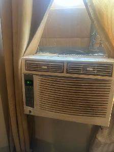 mini fridge  and air conditioner fans everything must sale - Photo 7