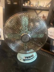 mini fridge  and air conditioner fans everything must sale - Photo 9