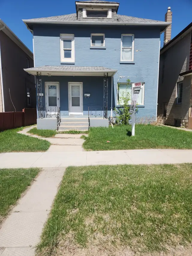2 Bedroom   Loft Upper Duplex for Rent – Utilities Included