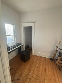 2 Bedroom   Loft Upper Duplex for Rent – Utilities Included - Photo 3