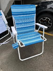chaises pliantes neuves !