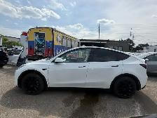 2023 Tesla Model Y - Photo 10