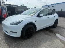 2023 Tesla Model Y - Photo 11
