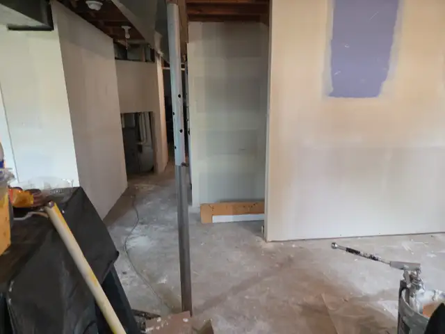 Drywall finishing contractor