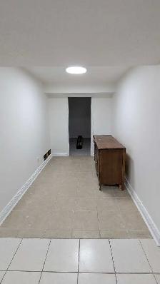 2 Bedroom available in 3 bedroom Basement - Photo 3