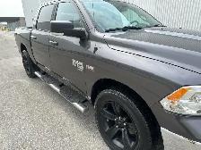 2019 Ram 1500 Classic SLT 4x4 Crew Cab 5'7 Hemi- Trade -In Speci - Photo 15