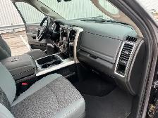 2019 Ram 1500 Classic SLT 4x4 Crew Cab 5'7 Hemi- Trade -In Speci - Photo 37