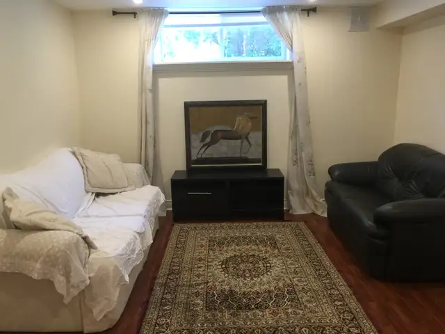 Furnished rooms near Sheridan College Oakville campus