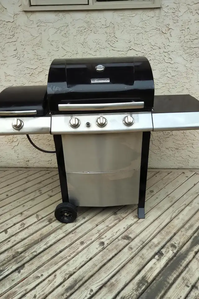 BBQ, Asthetically good,needs work or use for parts